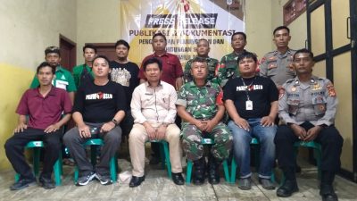 Akmal Attarik Gelar Pres Rilis di Kantor Panwascam Compreng