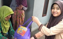 Rantang Pramuka, Siswa SD di Sumedang Berbagi Untuk Warga