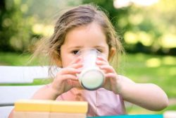 Tips Menjaga Asupan Makanan Sehat untuk Anak Usia Satu Tahun