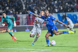 Persib Bandung Berjaya Atas Borneo FC Samarinda dengan Skor 2-1