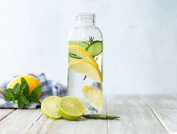 Meningkatkan Kesehatan dengan Infused Water dan Ghee Hangat