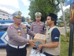 Jelang HUT Bhayangkara ke 78 PJR Cipularang Gelar Jumat Berkah di Rest Area KM 72 A