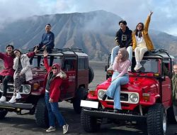 Kunjungan Wisatawan di Gunung Bromo Membludak Saat Libur Idul Adha 1445 Hijriah