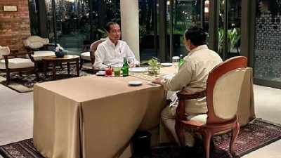 Presiden Jokowi Makan Malam dengan Presiden Terpilih Prabowo Subianto di GBK