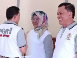 Angka 1 Bermahkota di Tulisan PGRI jadi Polemik