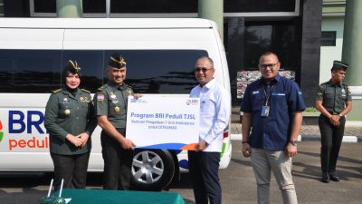 BRI KC Kramat Jati Serahkan Satu Unit Ambulans ke DITKUMAD