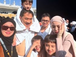 Sepulang Umrah, Hanung Bramantyo dan Keluarga Ikut Misa Natal di Vatikan