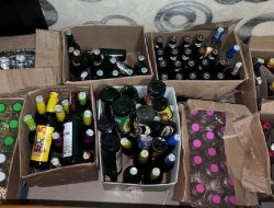 Polisi Bongkar Kedok Warung Kelontong Penjual Miras Ilegal di Subang
