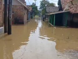 Puluhan Rumah Warga Di Desa Karangligar Karawang Kembali Terendam Banjir