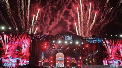 Pesta Kembang Api Meriahkan Penutupan Konser Ulang Tahun ke-41 Slank di JIExpo Kemayoran