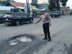 Satlantas Purwakarta Soroti Jalan Rusak, Perbaikan Jadi Prioritas
