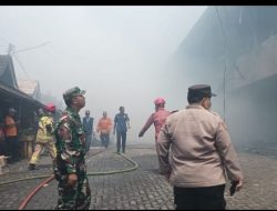 Si Jago Merah Lahap Pasar Jumaah Purwakarta, Dugaan Sementara Korsleting Listrik.