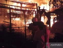 Kebakaran Rumah dan Kios di Kramat Jati, 60 Personel Damkar Dikerahkan