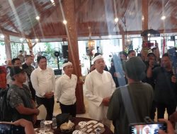 Gubernur Jawa Barat Salurkan Bantuan untuk Korban Pergerakan Tanah di Pasirmunjul Purwakarta.