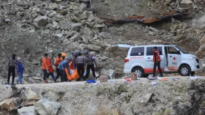 Tim Gabungan Temukan Tiga Korban Longsor Tambang Gunung Kuda, Total Korban Tewas Capai 17 Orang