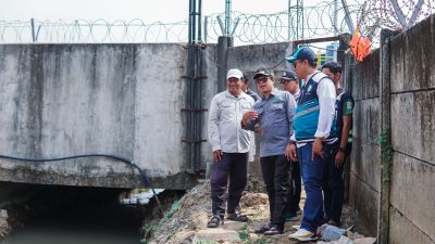 Wakil Bupati Subang Tinjau Normalisasi Saluran Air Menuju PT. Taekwang, Ajak Warga Jaga Lingkungan