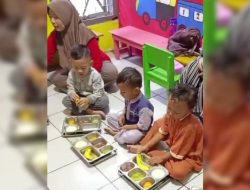 Anak-Anak PAUD Teratai RW 10 Soklat Nikmati Program Makan Bergizi Gratis