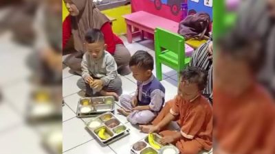 Anak-Anak PAUD Teratai RW 10 Soklat Nikmati Program Makan Bergizi Gratis