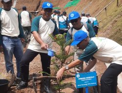 Jaga Mata Air PERUMDA TRS dan Aqua Tanam Pohon