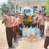 Krisis air bersih, Polsek Campaka Purwakarta distribusikan air ke sejumlah lingkungan sekolah